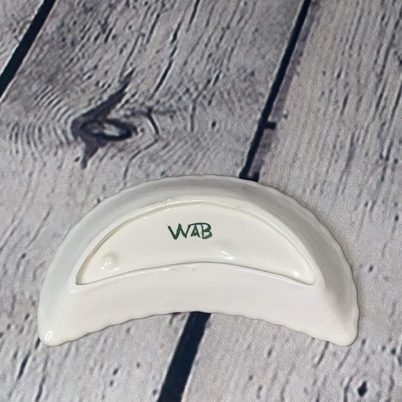 Crescent moon 🌙 boho hand painted porcelain trinket tray. - Picture 3 of 3